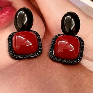 New Elegant Black and Red Earrings